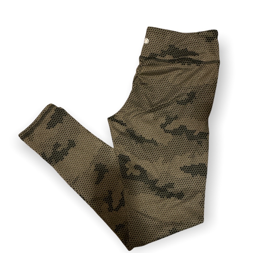 Size M workout scrunch leggings